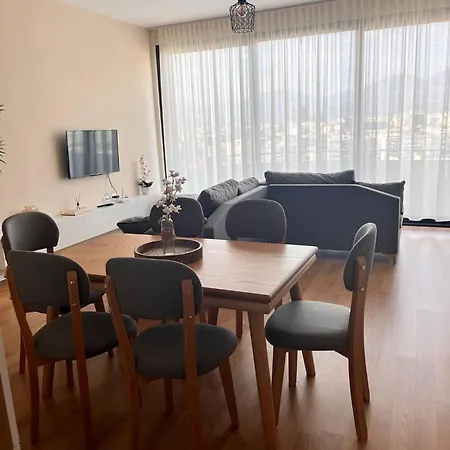M & T 5 Apartment *