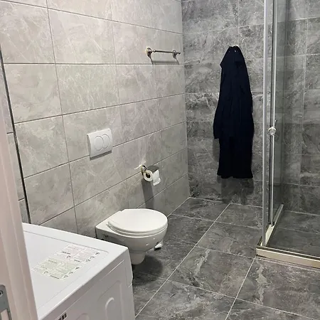 M & T 5 Apartment *
